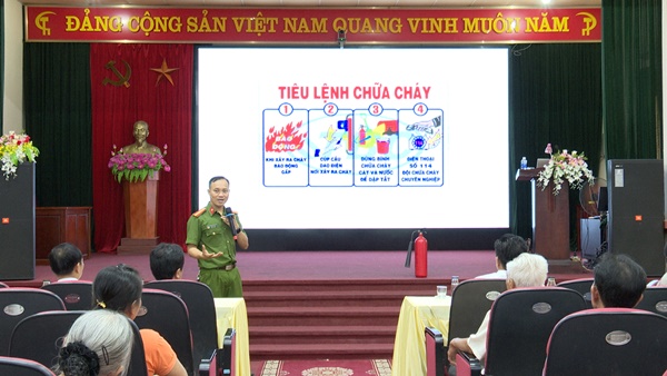 70.530 người dân trên địa bàn huyện được tuyên truyền nghiệp vụ phòng cháy, chữa cháy và cứu nạn, cứu hộ- Ảnh 2.