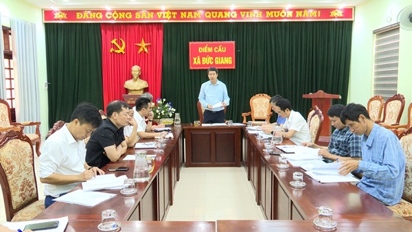 Đồng chí Chủ tịch huyện kiểm tra công tác xử lý vi phạm đất đai tại các xã: Vân Canh, Đức Giang- Ảnh 2.