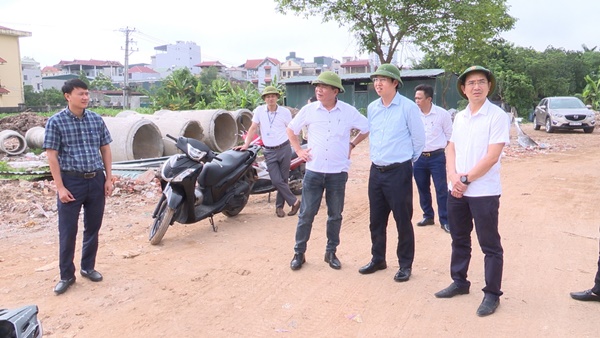 Đồng chí Chủ tịch huyện kiểm tra công tác xử lý vi phạm đất đai tại các xã: Vân Canh, Đức Giang- Ảnh 3.