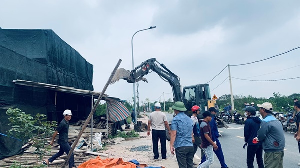 Hoài Đức quyết liệt xử lý các vi phạm về đất đai, trật tự xây dựng trong giai đoạn sắp xếp đơn vị hành chính các cấp- Ảnh 5.