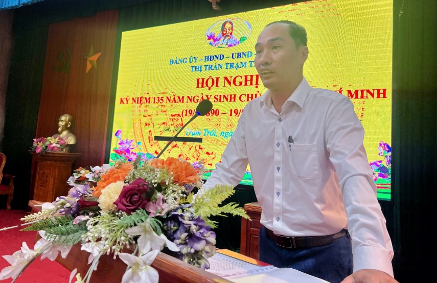 Đảng bộ thị trấn Trạm Trôi tổ chức Lễ kỷ niệm 135 năm ngày sinh Chủ tịch Hồ Chí Minh (19/5/1890 – 19/5/2025), Trao tặng Huy hiệu Đảng đợt 19/5/2025- Ảnh 4.