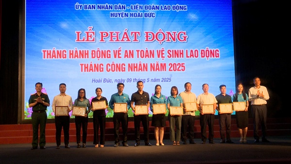 Hoài Đức phát động Tháng hành động về An toàn, vệ sinh lao động và Tháng Công nhân năm 2025- Ảnh 11.