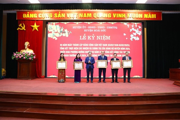 Thi đua khen thưởng – Động lực để phát triển bền vững- Ảnh 2.