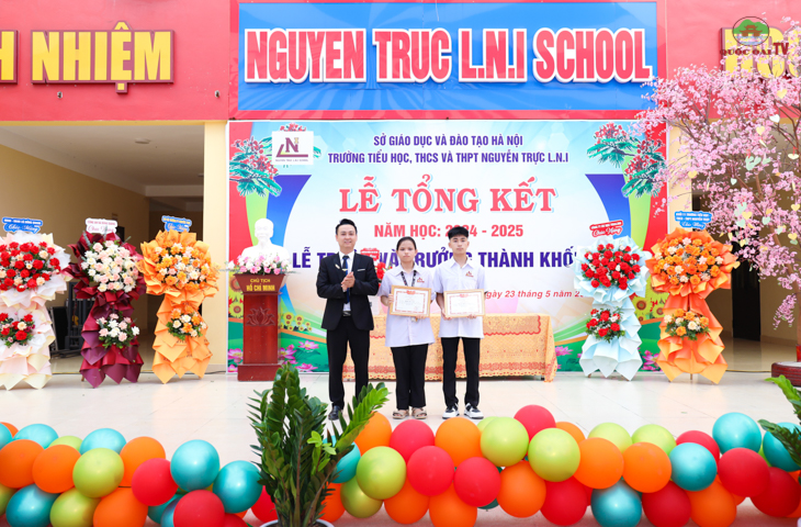 Trường Phổ thông Nguyễn Trực tổ chức Lễ tổng kết năm học 2024-2025 và Lễ tri ân và trưởng thành cho học sinh khối 12- Ảnh 11.