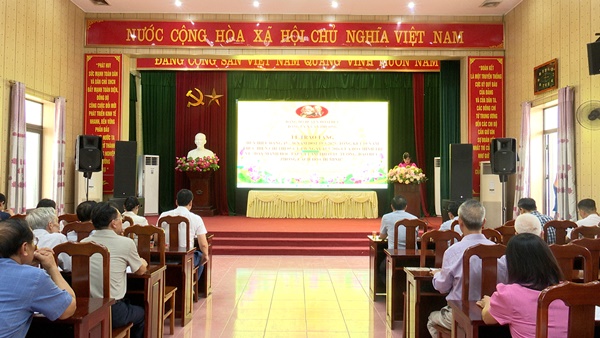 Đảng ủy xã An Thượng tổ chức hội nghị tổng kết 10 năm thực hiện Chỉ thị số 05-CT/TW của Bộ Chính trị về đẩy mạnh học tập và làm theo tư tưởng, đạo đức, phong cách Hồ Chí Minh- Ảnh 1.