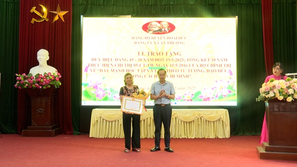 Đảng ủy xã An Thượng tổ chức hội nghị tổng kết 10 năm thực hiện Chỉ thị số 05-CT/TW của Bộ Chính trị về đẩy mạnh học tập và làm theo tư tưởng, đạo đức, phong cách Hồ Chí Minh- Ảnh 11.