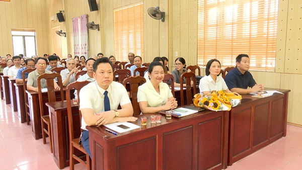 Đảng ủy xã An Thượng tổ chức hội nghị tổng kết 10 năm thực hiện Chỉ thị số 05-CT/TW của Bộ Chính trị về đẩy mạnh học tập và làm theo tư tưởng, đạo đức, phong cách Hồ Chí Minh- Ảnh 3.