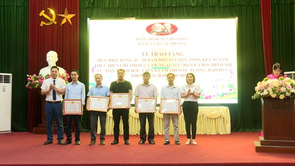 Đảng ủy xã An Thượng tổ chức hội nghị tổng kết 10 năm thực hiện Chỉ thị số 05-CT/TW của Bộ Chính trị về đẩy mạnh học tập và làm theo tư tưởng, đạo đức, phong cách Hồ Chí Minh- Ảnh 9.