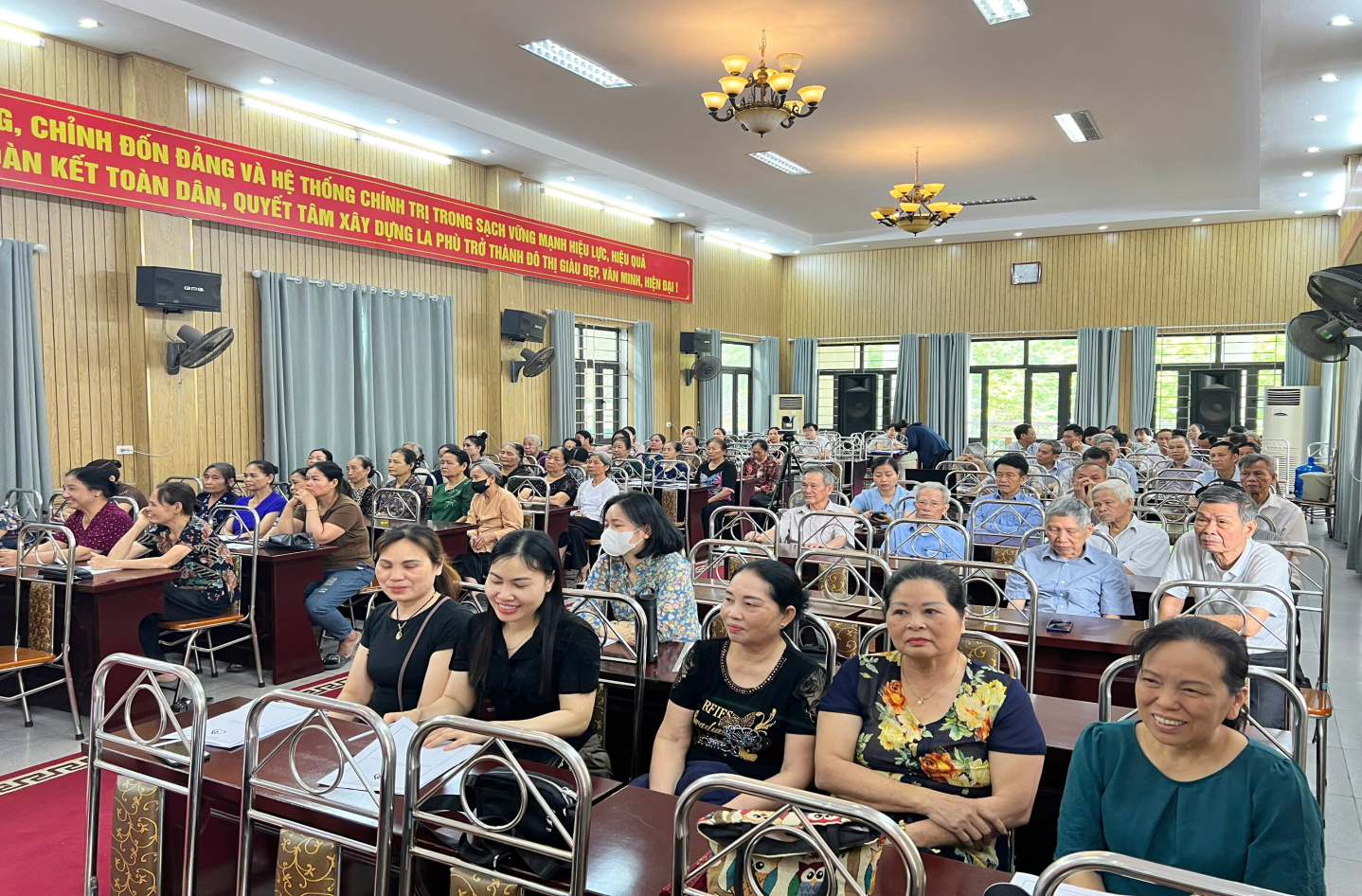 Ngân hàng Chính sách xã hội huyện Hoài Đức tập huấn nghiệp vụ tín dụng chính sách xã hội năm 2025- Ảnh 2.