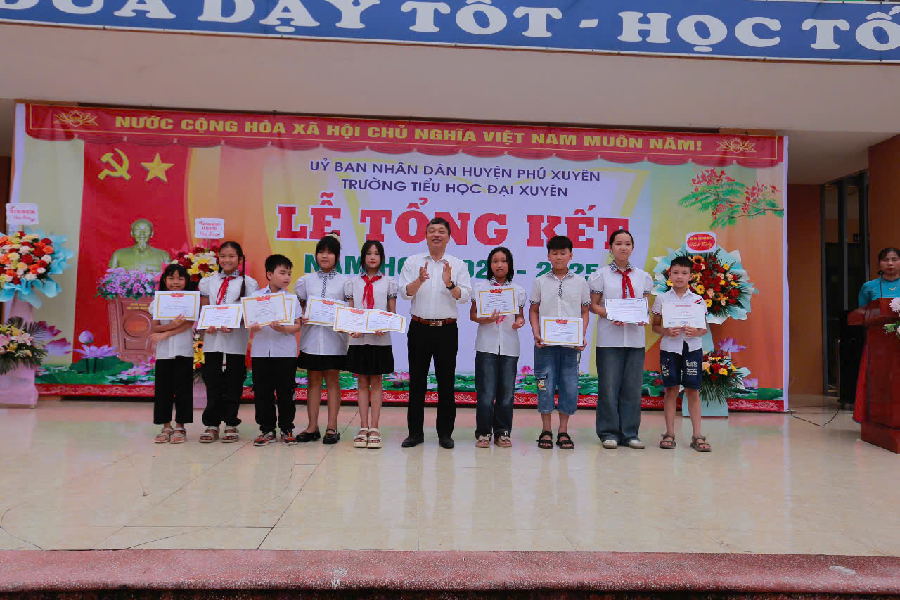 C:\Users\Admin\Desktop\Anh tieu học.jpg
