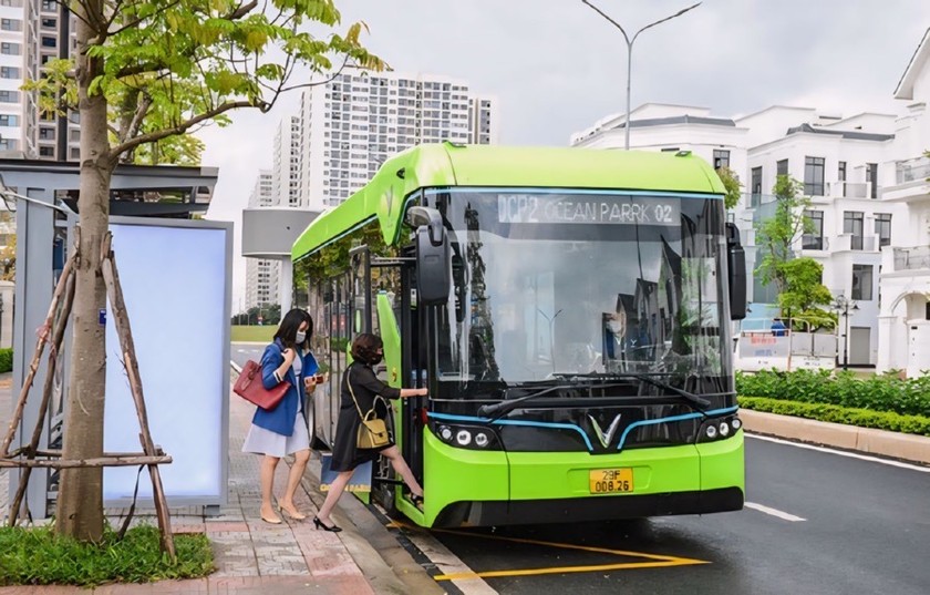 Hà Nội sẽ sử dụng toàn bộ xe buýt năng lượng xanh vào năm 2030 | Báo Pháp  luật Việt Nam điện tử