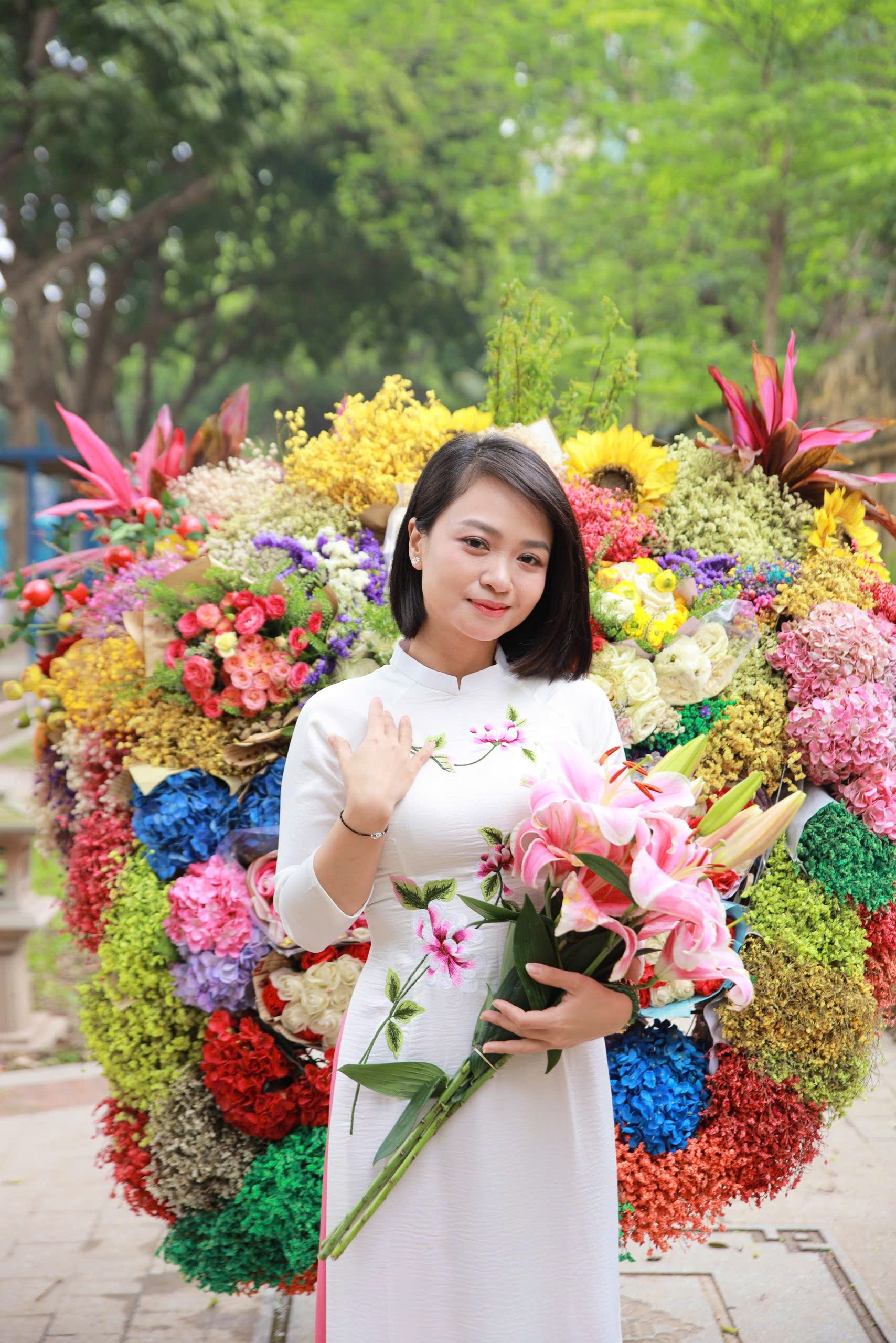 Cô giáo Nguyễn Thị Phương - Tài năng, tâm huyết trong giáo dục và nhiệt tình, đam mê với phong trào đoàn- Ảnh 1.