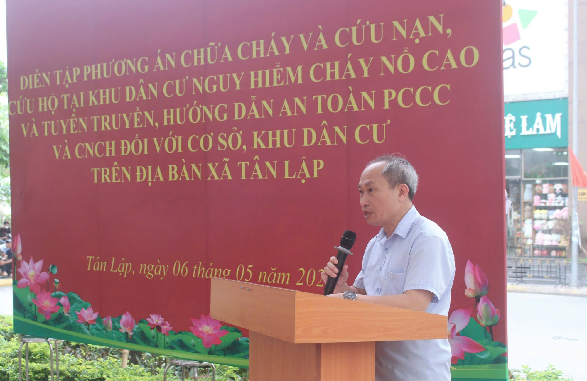 Xã Tân Lập diễn tập phương án chữa cháy và cứu nạn cứu hộ tại khu dân cư nguy hiểm cháy nổ cao.- Ảnh 2.