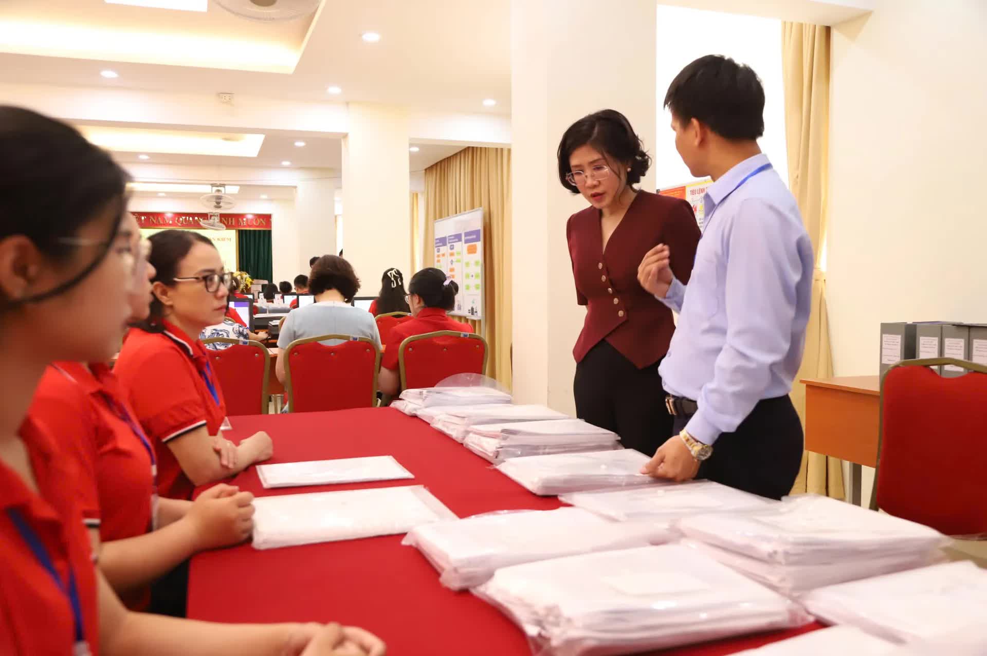 Triển khai thử nghiệm giải pháp chỉnh lý, số hóa tài liệu tại quận Hoàn Kiếm- Ảnh 4.
