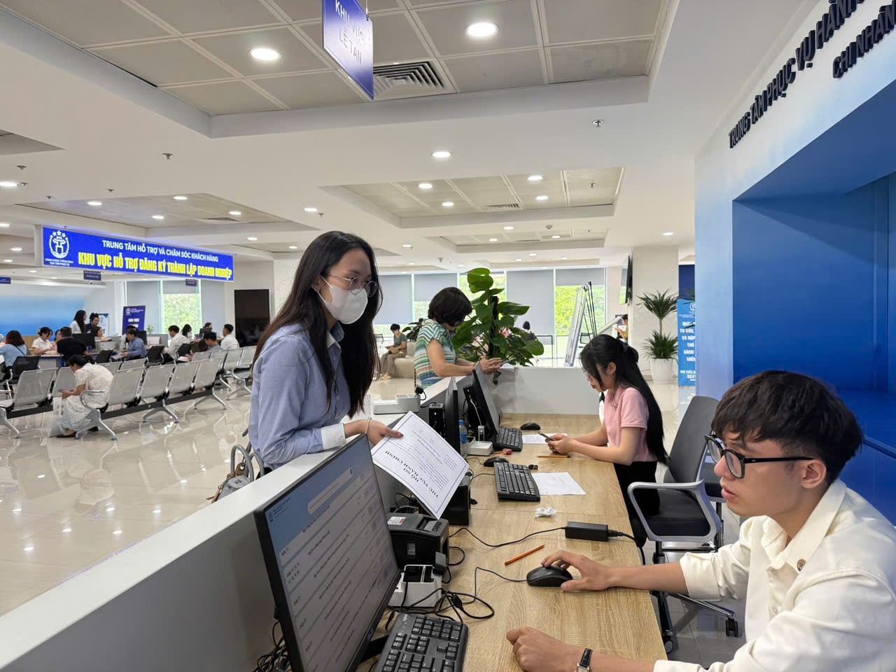 Hà Nội phê duyệt quy trình nội bộ “làn xanh” giải quyết thủ tục hành chính lĩnh vực việc làm- Ảnh 2.
