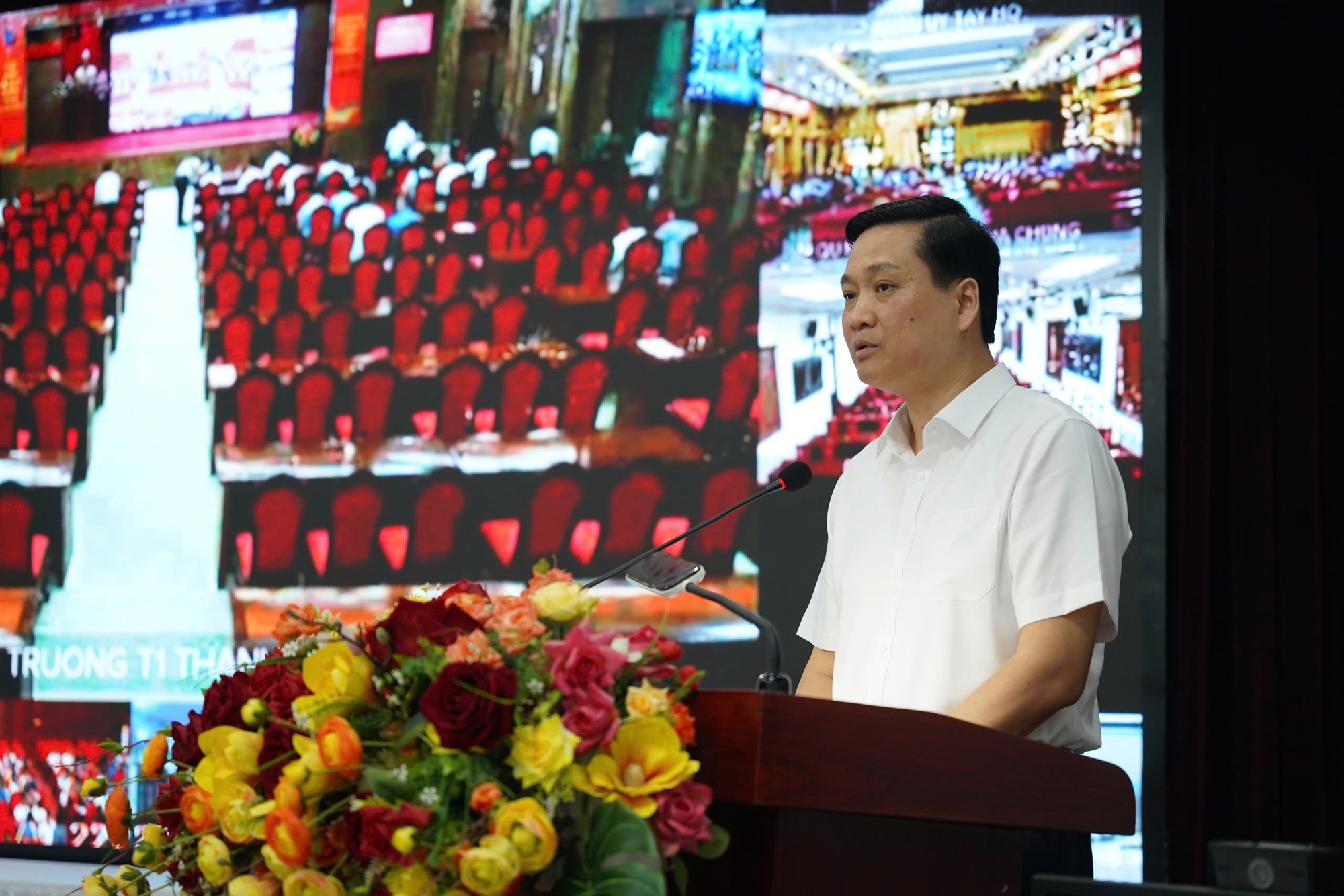 Phường Yên Hòa: Tiếp sóng Hội nghị trực tuyến tập huấn chuyên môn, nghiệp vụ cho cán bộ, công chức, viên chức thành phố vận hành thử nghiệm mô hình chính quyền địa phương hai cấp- Ảnh 1.