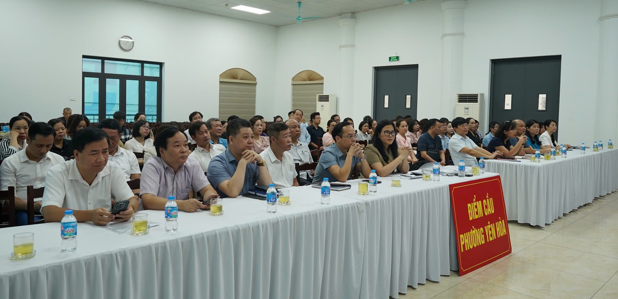 Phường Yên Hòa: Tiếp sóng Hội nghị trực tuyến tập huấn chuyên môn, nghiệp vụ cho cán bộ, công chức, viên chức thành phố vận hành thử nghiệm mô hình chính quyền địa phương hai cấp- Ảnh 3.