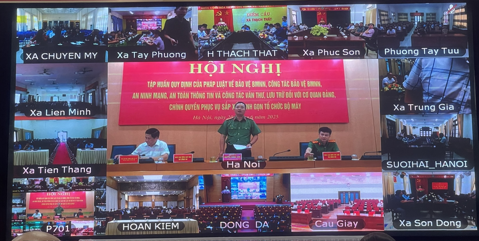 Tiếp sóng Hội nghị trực tuyến từ điểm cầu UBND Thành phố- Ảnh 1.