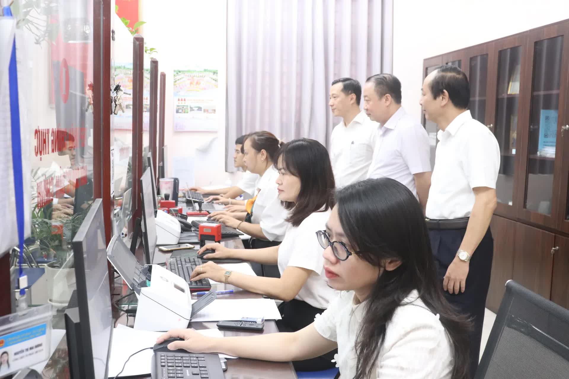 Quận Bắc Từ Liêm: vận hành thử nghiệm mô hình chính quyền mới thông suốt- Ảnh 5.