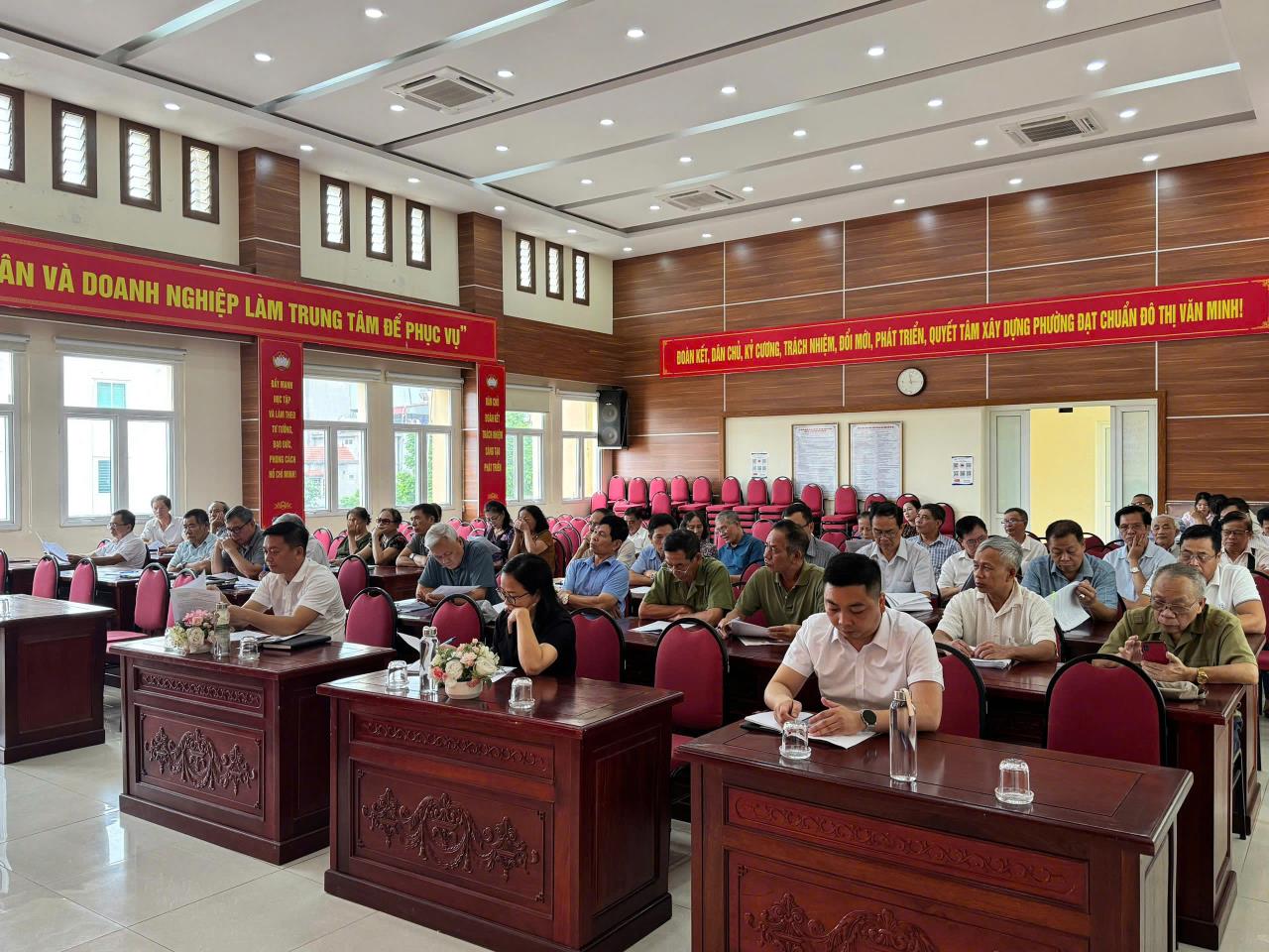 HỘI NGHỊ TRIỂN KHAI KẾ HOẠCH BÌNH XÉT, CÔNG NHẬN CÁC DANH HIỆU “GIA ĐÌNH VĂN HÓA - SỨC KHỎE”, “TỔ DÂN PHỐ VĂN HÓA - SỨC KHỎE” NĂM 2024 TRÊN ĐỊA BÀN PHƯỜNG PHÚ THƯỢNG- Ảnh 4.