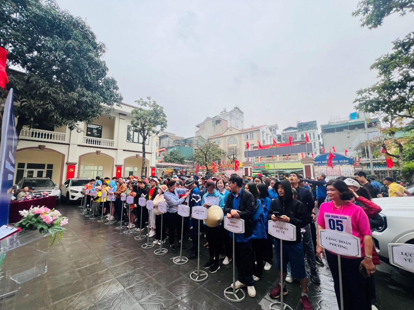 Phường Khương Đình tổ chức Ngày chạy Olympic vì sức khỏe toàn dân và giải chạy Báo Hànộimới mở rộng lần thứ 50- Vì hòa bình năm 2025- Ảnh 1.