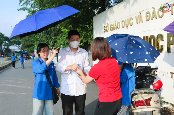 Gần 3.000 thí sinh huyện Quốc Oai bước vào thi tốt nghiệp THPT thuận lợi- Ảnh 7.