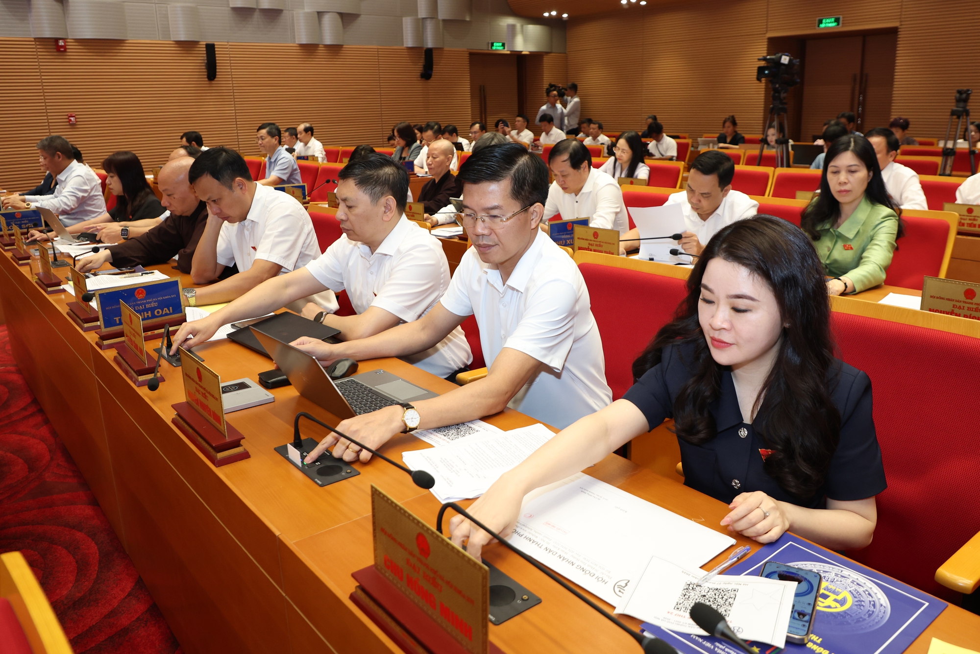 Thông qua Nghị quyết về phân cấp quản lý nhà nước một số lĩnh vực kinh tế - xã hội khi áp dụng mô hình tổ chức chính quyền địa phương hai cấp- Ảnh 1.