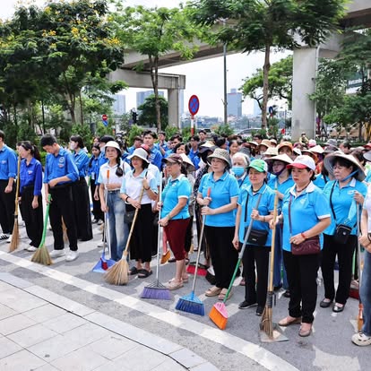 Tuổi trẻ, phụ nữ phường Đống Đa ra quân làm đẹp cảnh quan, hướng tới chào mừng ngày hội lớn- Ảnh 6.