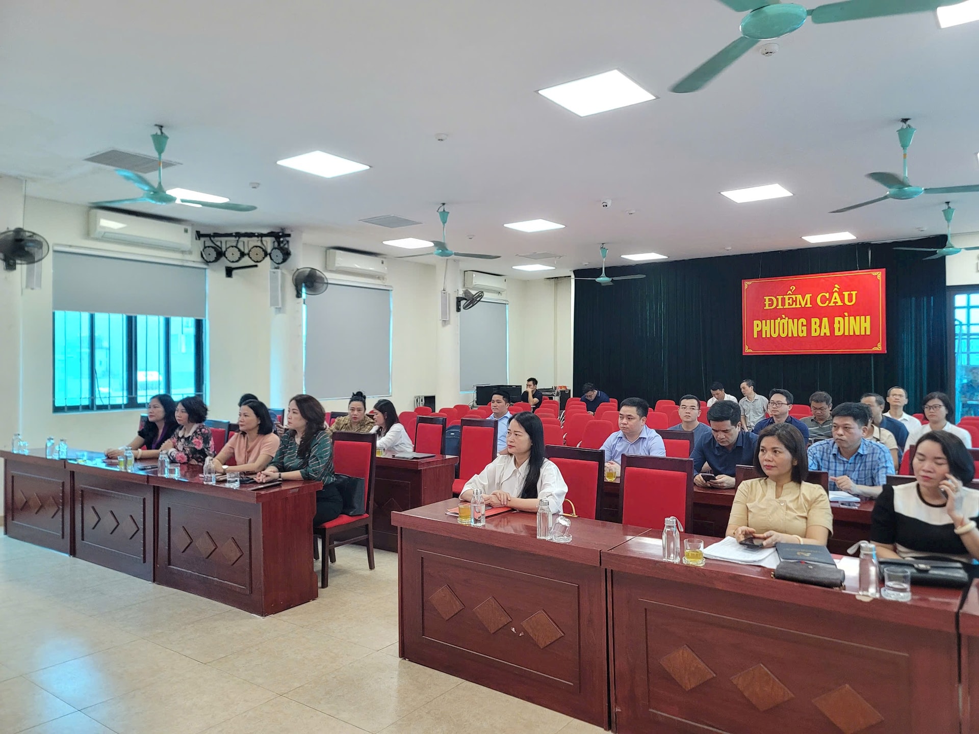 Vận hành thử nghiệm chính quyền 3 phường mới tại Ba Đình:Nghiêm túc, bài bản, hiệu quả- Ảnh 1.