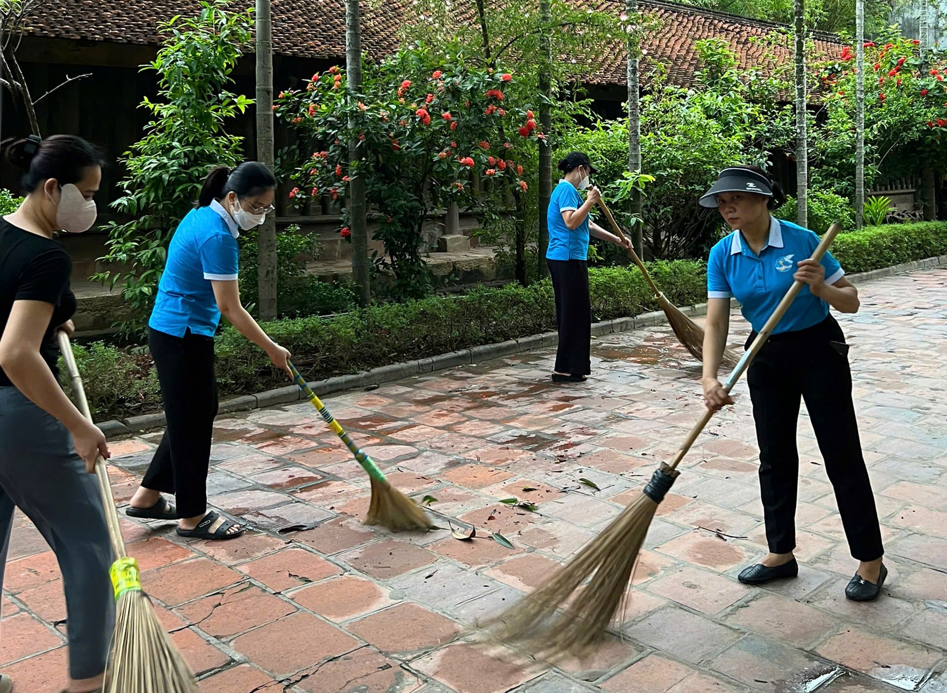 Phụ nữ 126 xã, phường ra quân vệ sinh môi trường- Ảnh 3.