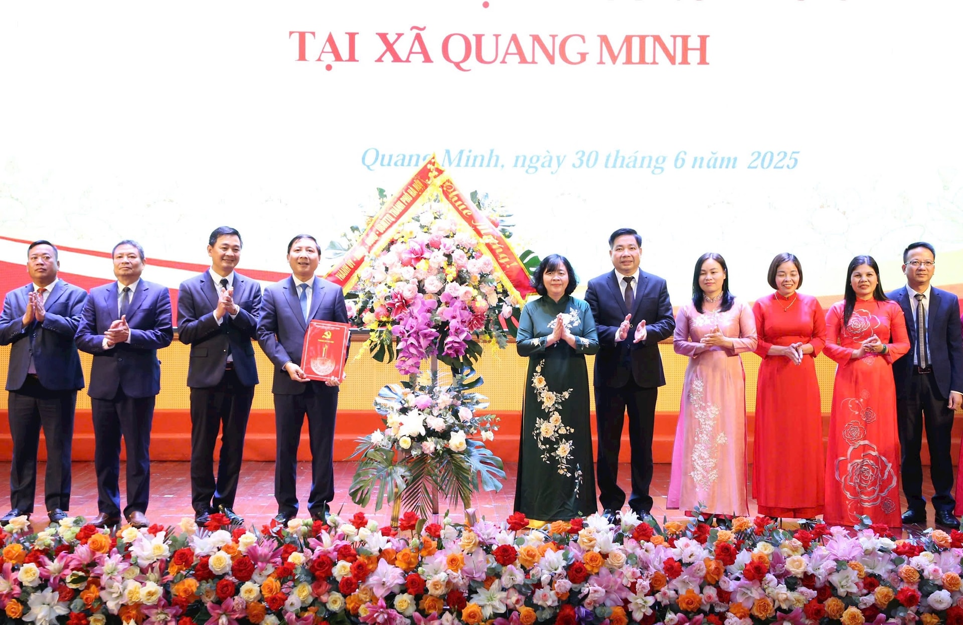 Ông Lê Sỹ Cường làm Chủ tịch Ủy ban MTTQ xã Quang Minh- Ảnh 2.