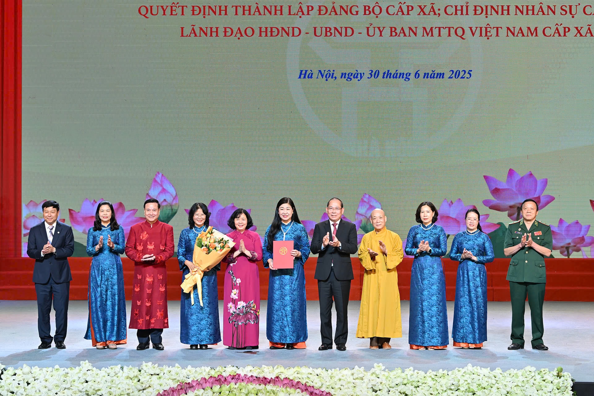 Đón nhận Quyết định về thành lập xã Quang Minh mới- Ảnh 11.
