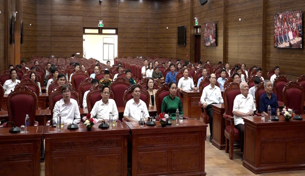 Hà Nội công bố các quyết định về tổ chức đơn vị hành chính và nhân sự chủ chốt 126 xã, phường- Ảnh 2.