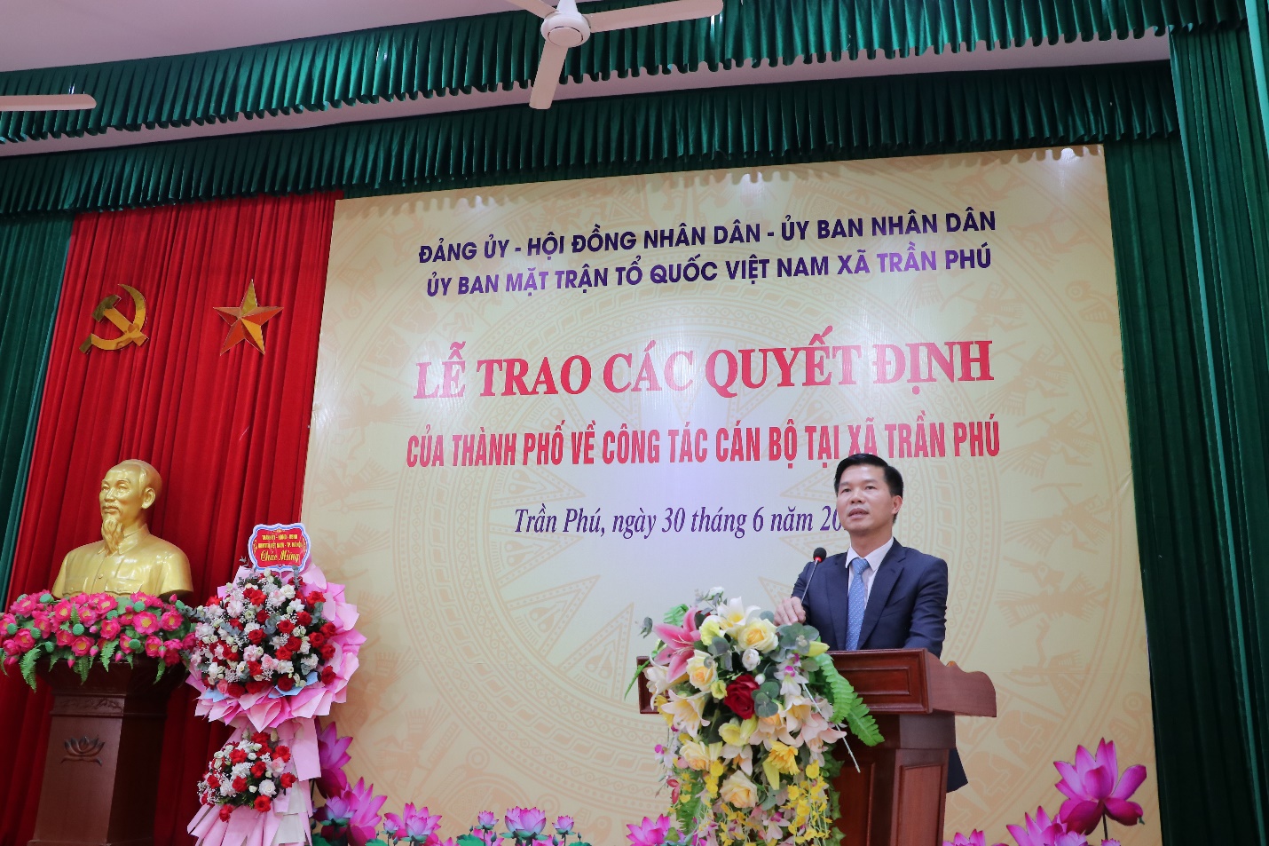 Trần Phú trang trọng tổ chức Lễ trao các quyết định của thành phố về nhân sự tại xã- Ảnh 8.