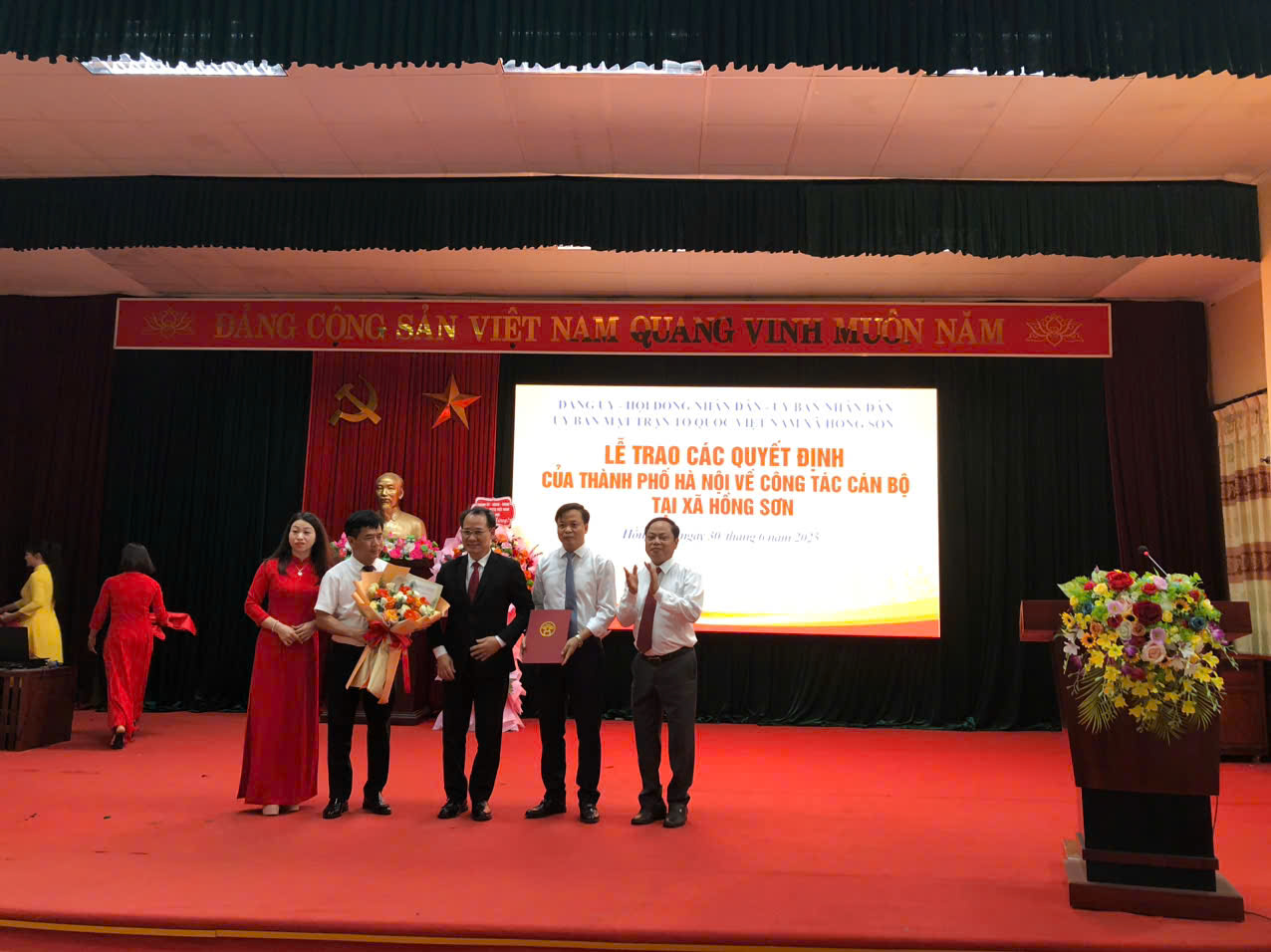 C:\Users\User\Desktop\hs\CT 1.7\z6757348023139_48e907ea0ca2fa3dde10326e1cfa5633.jpg