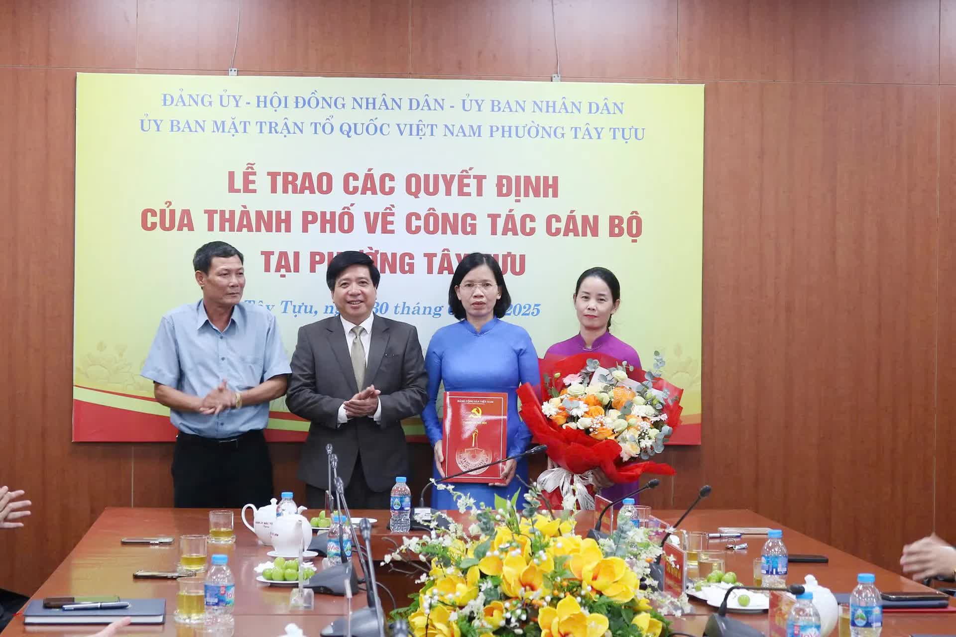 Đồng chí Nguyễn Hữu Tuyên giữ chức Bí thư Đảng ủy phường Tây Tựu- Ảnh 4.