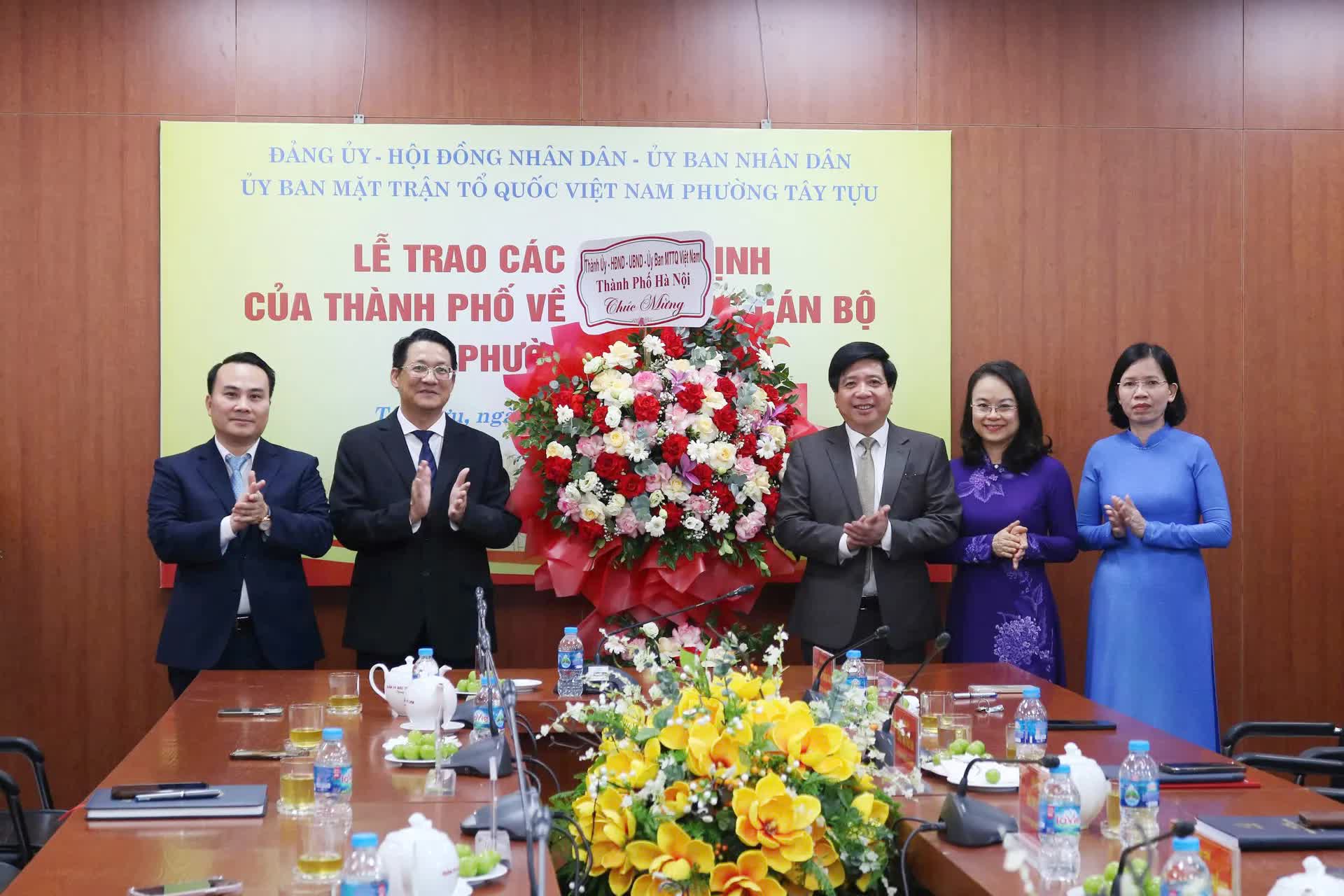 Đồng chí Nguyễn Hữu Tuyên giữ chức Bí thư Đảng ủy phường Tây Tựu- Ảnh 5.
