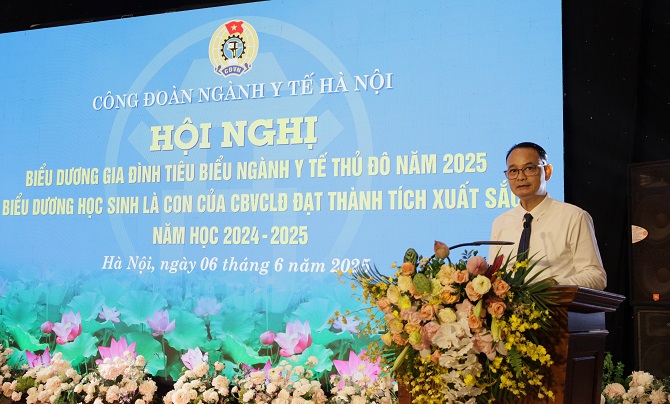 Ngành y tế Hà Nội biểu dương 178 gia đình tiêu biểu và khen thường 66 học sinh đạt thành tích xuất sắc năm học 2024 - 2025- Ảnh 1.