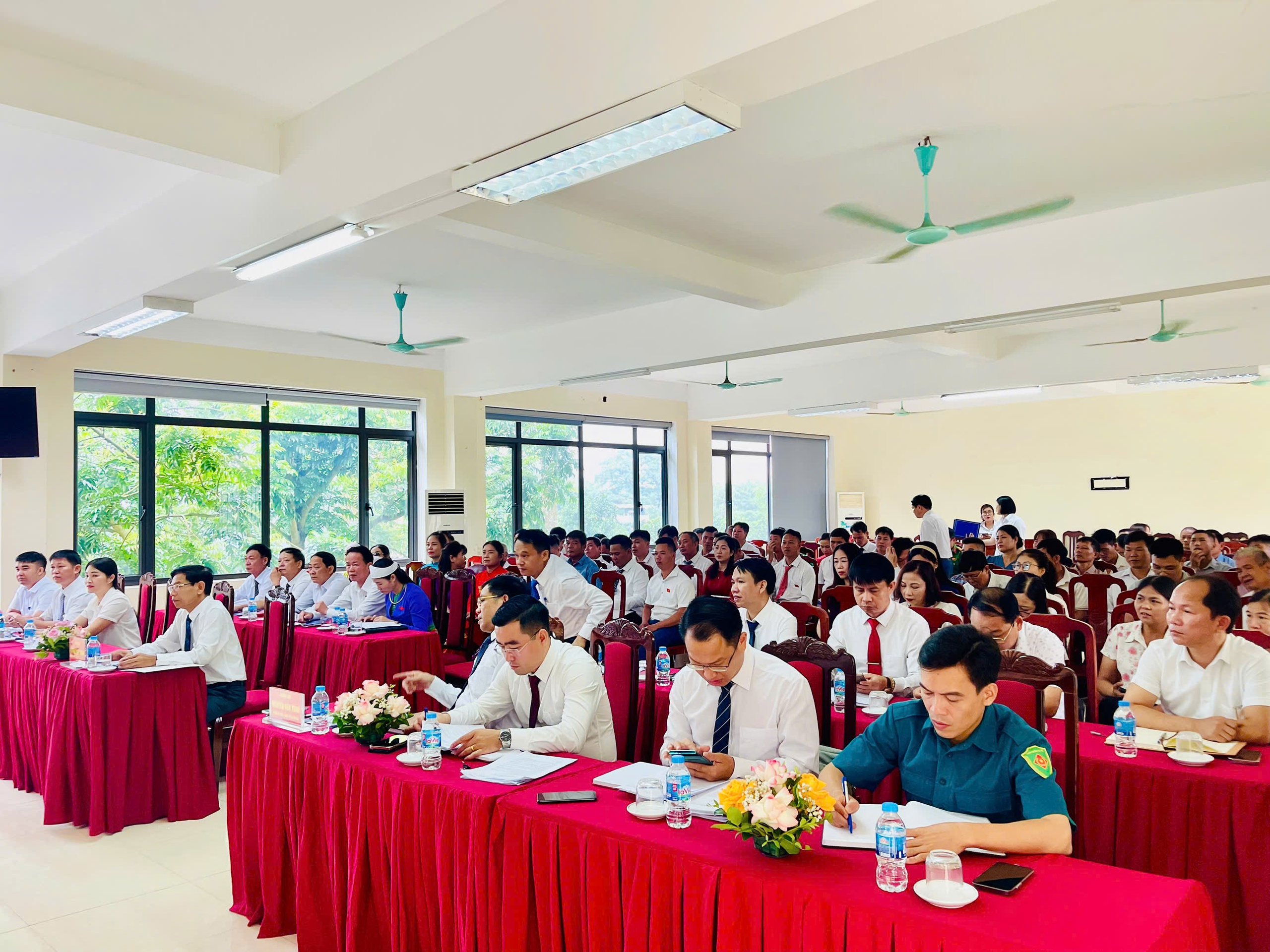 HỘI ĐỒNG NHÂN DÂN XÃ YÊN BÀI KHÓA XXI 
(NHIỆM KỲ 2021–2026) TỔ CHỨC KỲ HỌP THỨ NHẤT- Ảnh 4.