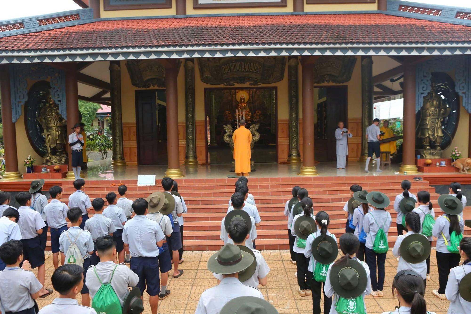 Hơn 18.000 ngôi chùa và tự viện cả nước đồng loạt 6h sáng cử chuông trống cầu quốc thái dân an- Ảnh 8.