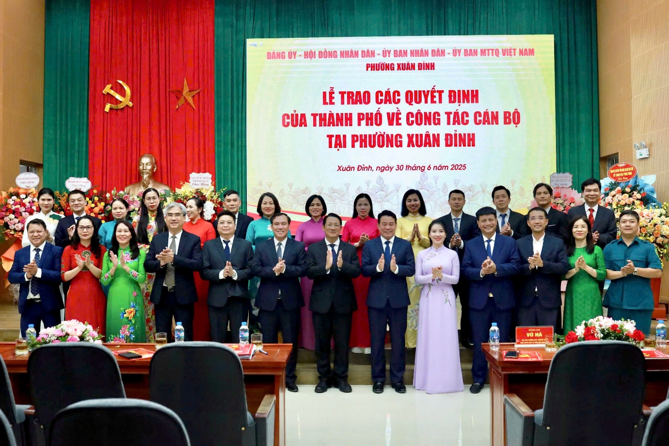 Phường Xuân Đỉnh công bố các Quyết định về tổ chức bộ máy và nhân sự- Ảnh 5.
