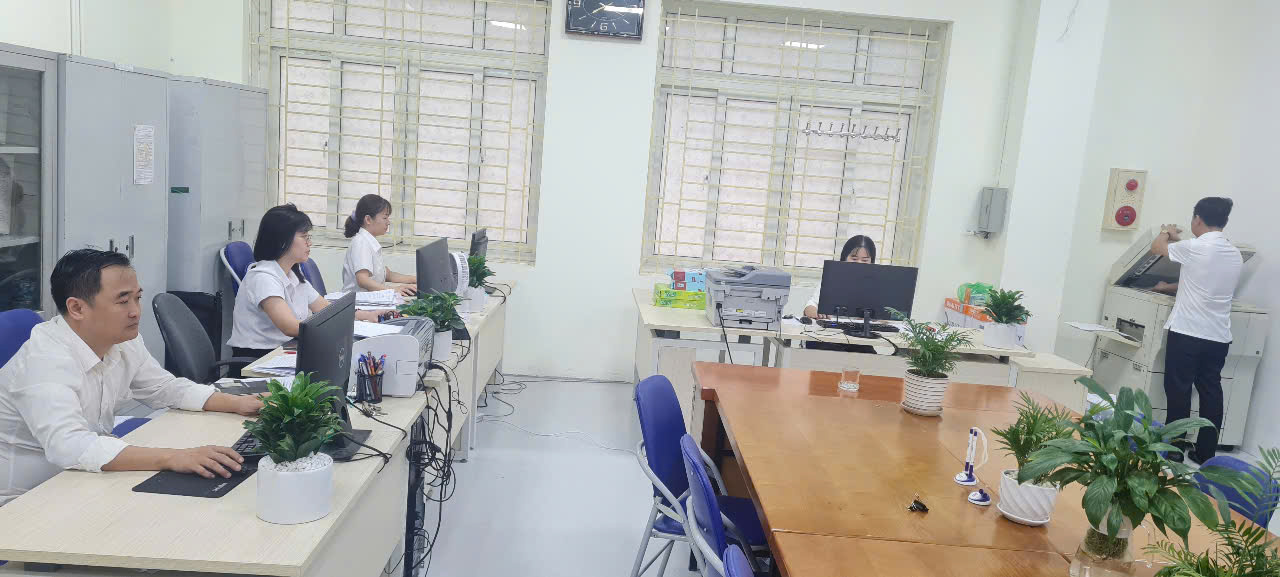 KHÔNG KHÍ NGHIÊM TÚC, PHẤN KHỞI TRONG NGÀY LÀM VIỆC ĐẦU TIÊN TẠI PHÒNG VĂN HÓA - XÃ HỘI XÃ THƯ LÂM- Ảnh 2.