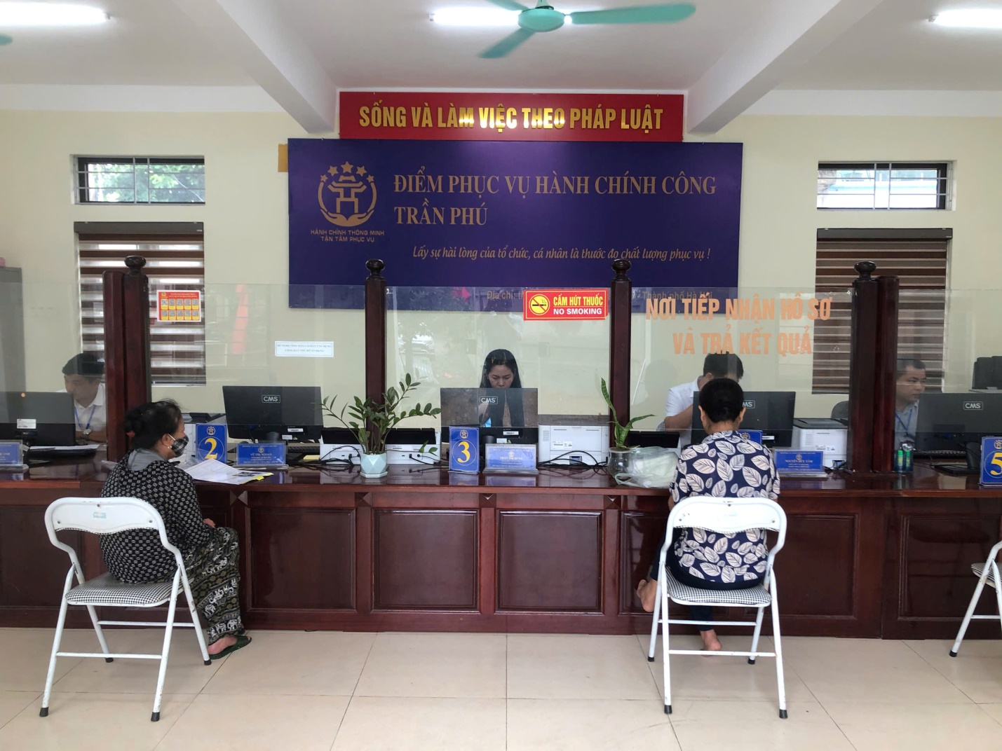 Điểm phục vụ hành chính công xã Trần Phú: Tiếp nhận và giải quyết hồ sơ thủ tục hành chính của 72 công dân- Ảnh 2.