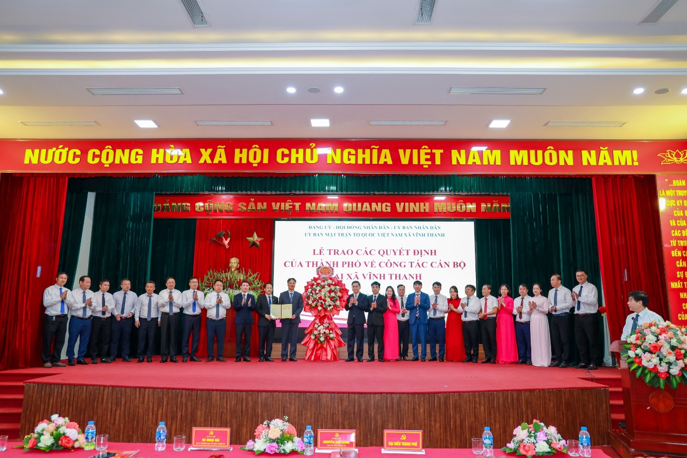 LỄ TRAO CÁC QUYẾT ĐỊNH CỦA THÀNH PHỐ HÀ NỘI- Ảnh 2.