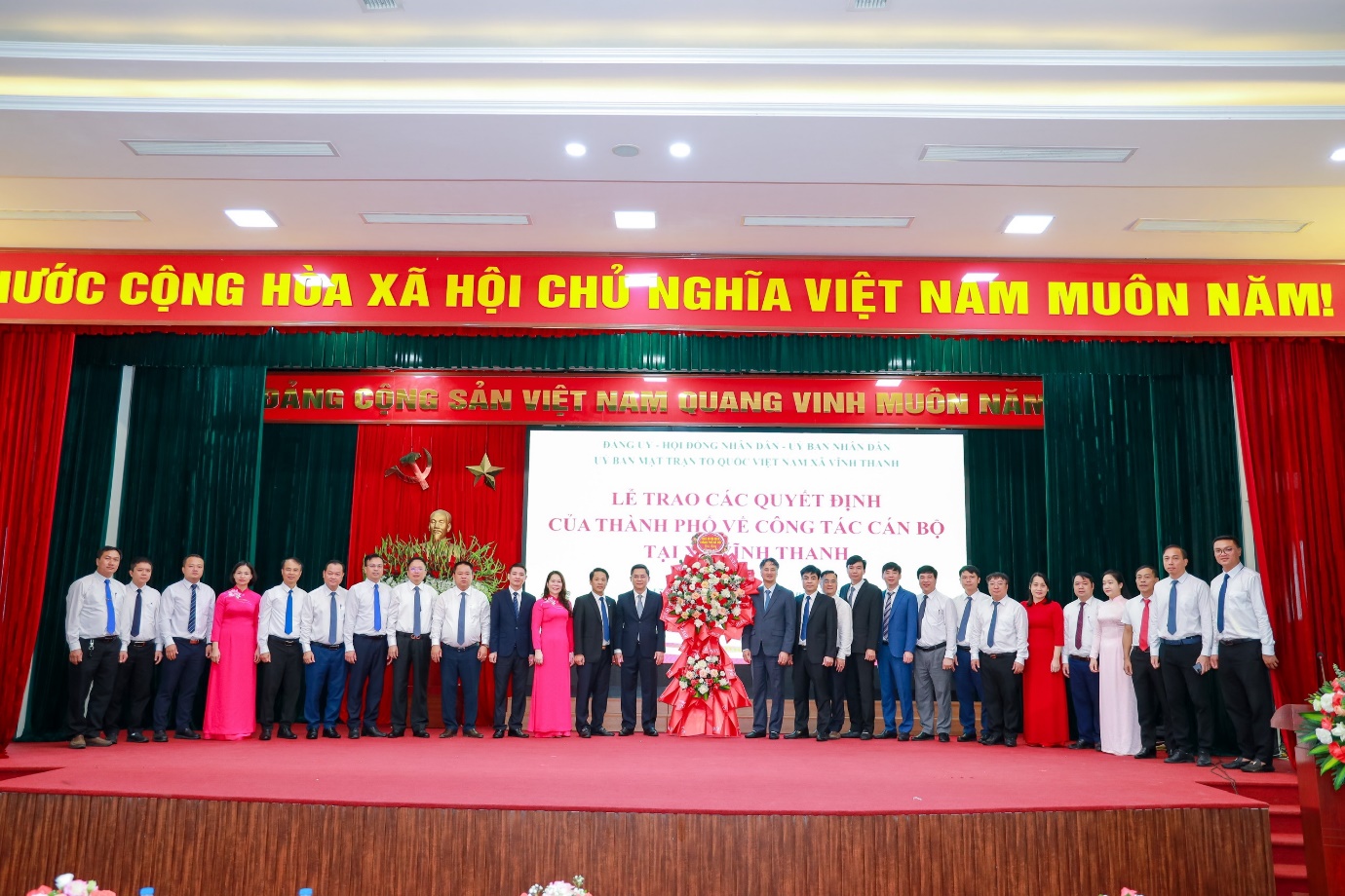 LỄ TRAO CÁC QUYẾT ĐỊNH CỦA THÀNH PHỐ HÀ NỘI- Ảnh 4.