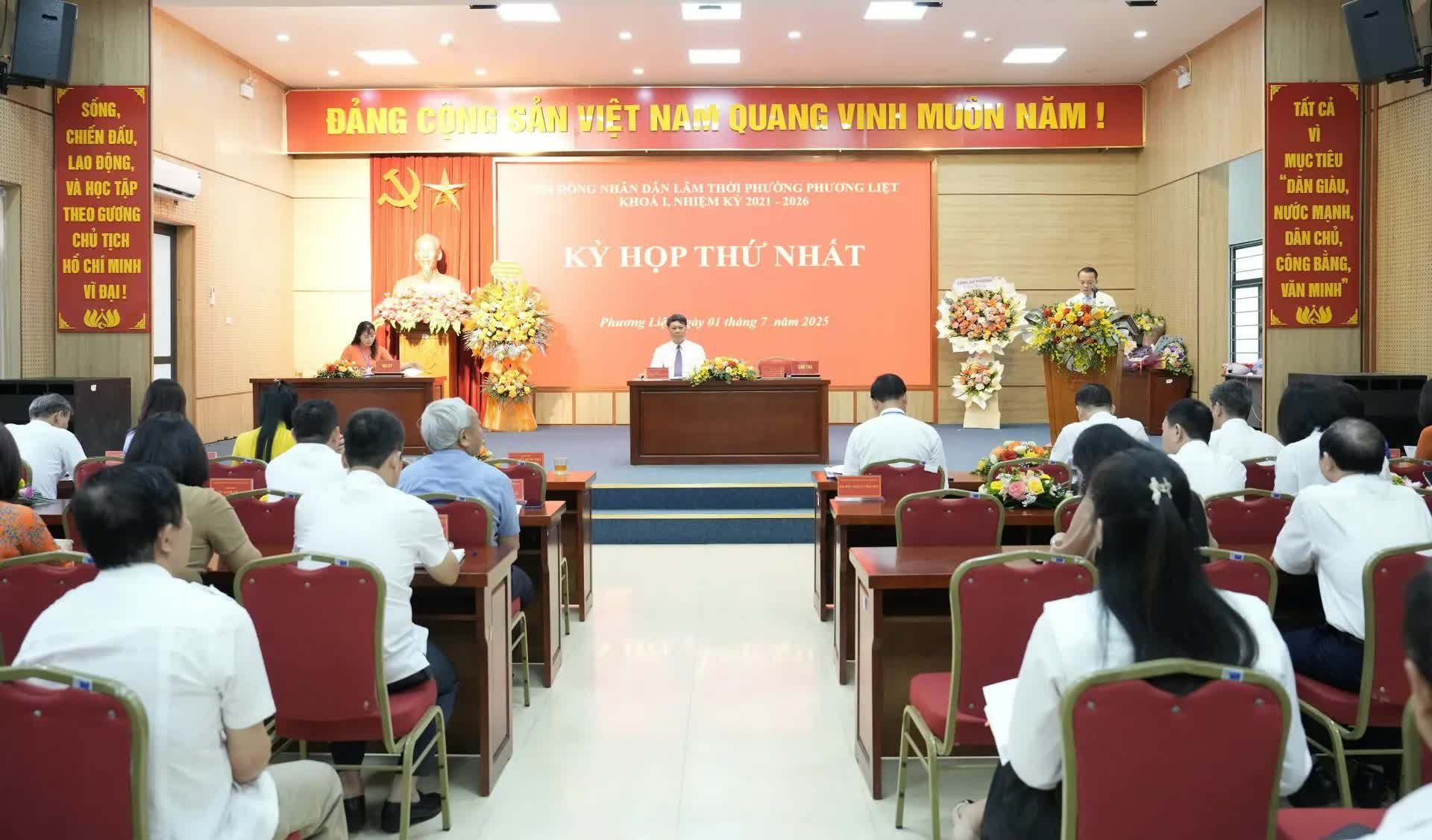 Phường Phương Liệt: vận hành thông suốt trong ngày đầu thực hiện chính quyền 2 cấp- Ảnh 1.