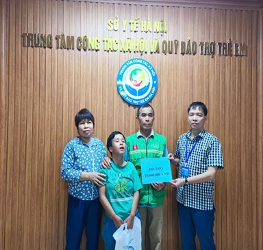 Tia sáng ấm áp cho gia đình nhỏ giữa lòng Hà Nội- Ảnh 1.