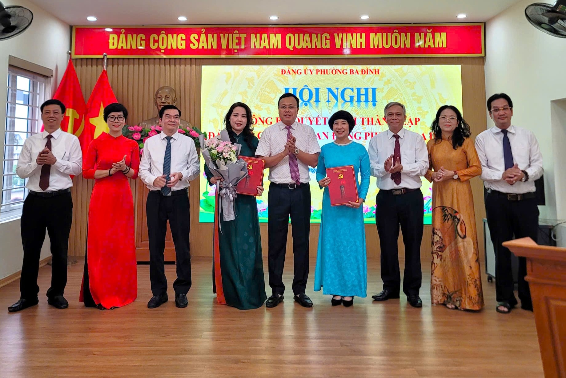 Đảng ủy phường Ba Đình thành lập 4 đảng bộ, chi bộ trực thuộc- Ảnh 1.