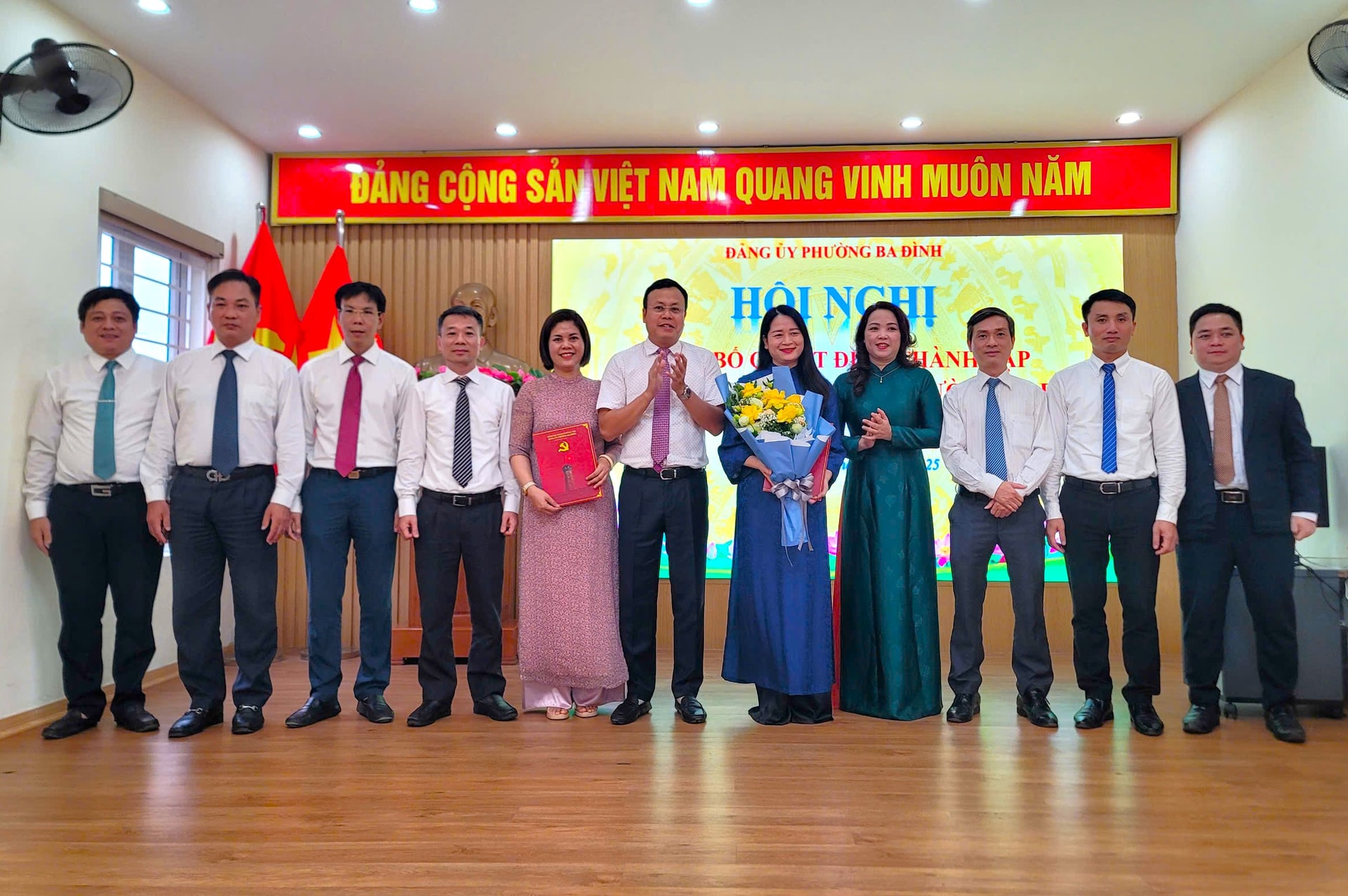 Đảng ủy phường Ba Đình thành lập 4 đảng bộ, chi bộ trực thuộc- Ảnh 2.