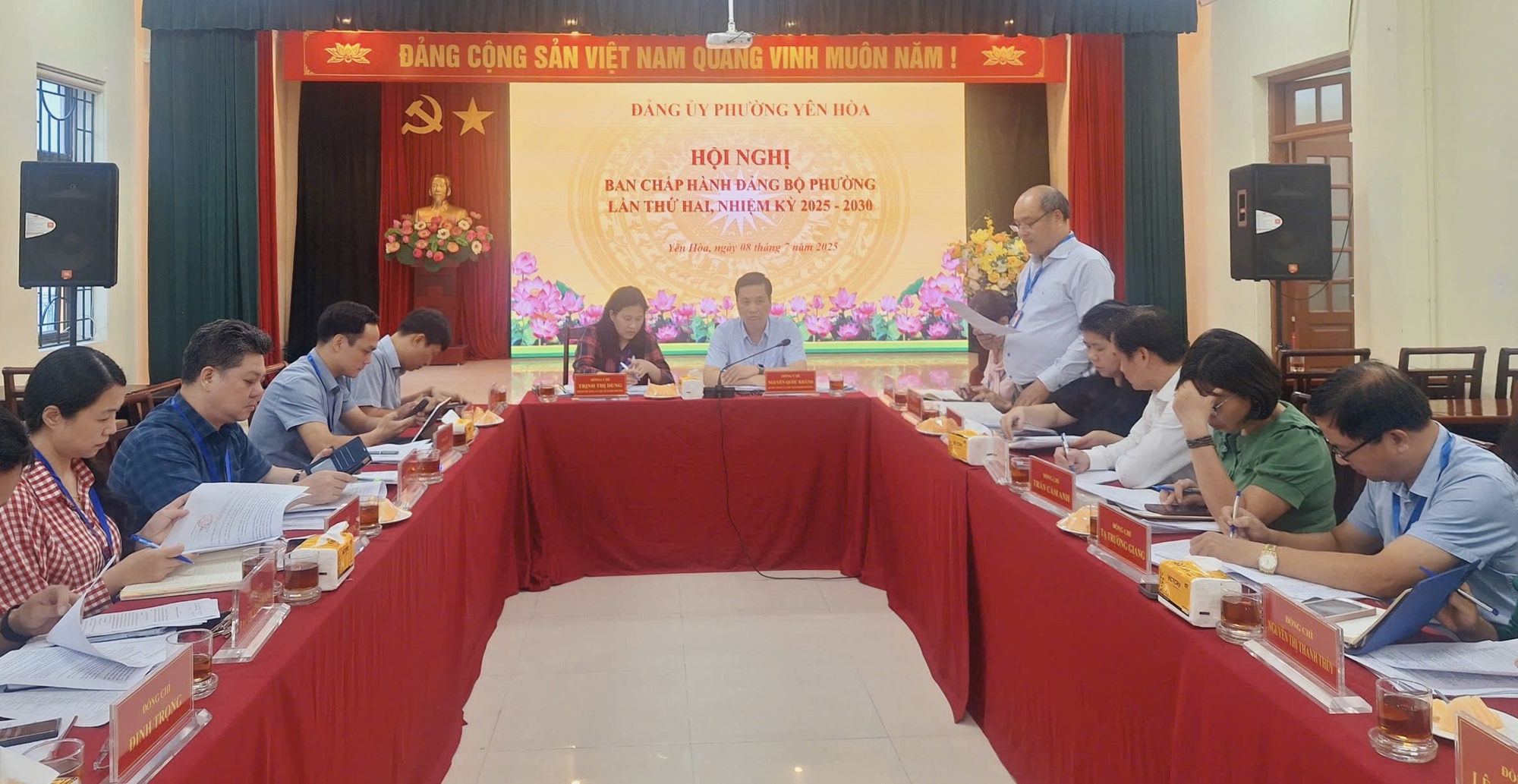 Hội nghị Ban chấp hành Đảng bộ phường Yên Hoà lần thứ Hai, nhiệm kỳ 2025 - 2030- Ảnh 1.